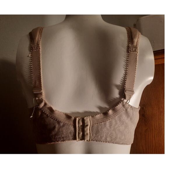 Playtex 18-Hour Wireless Bra 4693 Sz 38C Ultimate Shoulder Comfort 4-Way Support - Picture 4 of 10